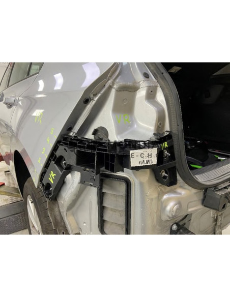 Support central pare-choc arrière gauche Volkswagen GOLF 8  (CD) - phase 1  (09/2019)